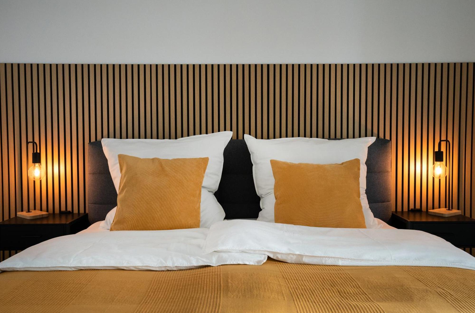 Reitz - Apartment I Zentrale Lage I Stellplatz I 55Qm I 2 Zimmer I Kueche I Bad I Terrasse バート・ヘルスフェルト エクステリア 写真