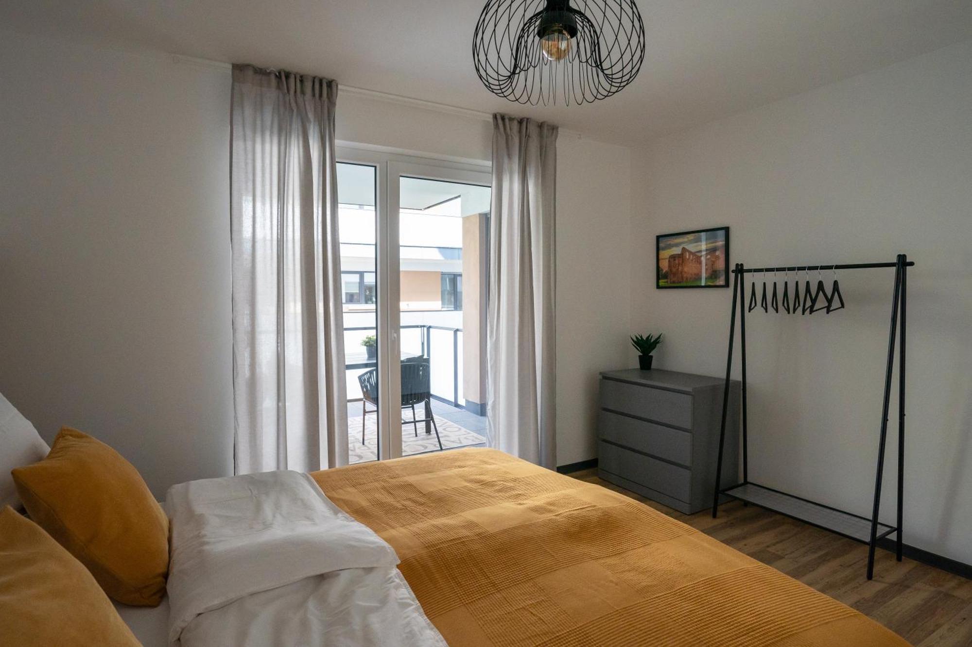 Reitz - Apartment I Zentrale Lage I Stellplatz I 55Qm I 2 Zimmer I Kueche I Bad I Terrasse バート・ヘルスフェルト エクステリア 写真