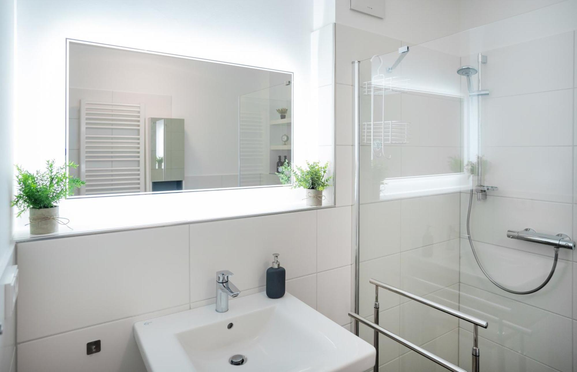 Reitz - Apartment I Zentrale Lage I Stellplatz I 55Qm I 2 Zimmer I Kueche I Bad I Terrasse バート・ヘルスフェルト エクステリア 写真