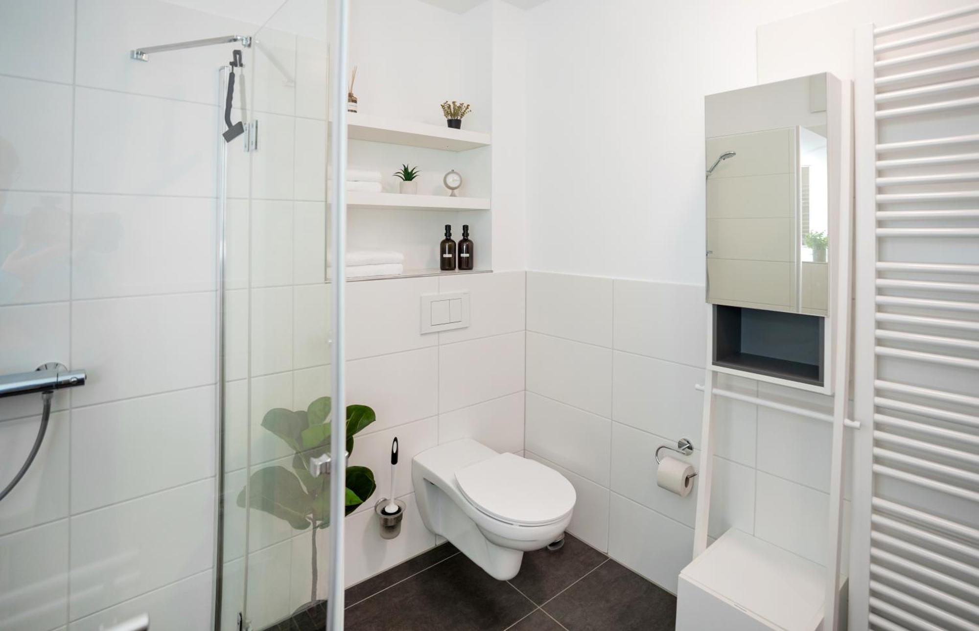 Reitz - Apartment I Zentrale Lage I Stellplatz I 55Qm I 2 Zimmer I Kueche I Bad I Terrasse バート・ヘルスフェルト エクステリア 写真